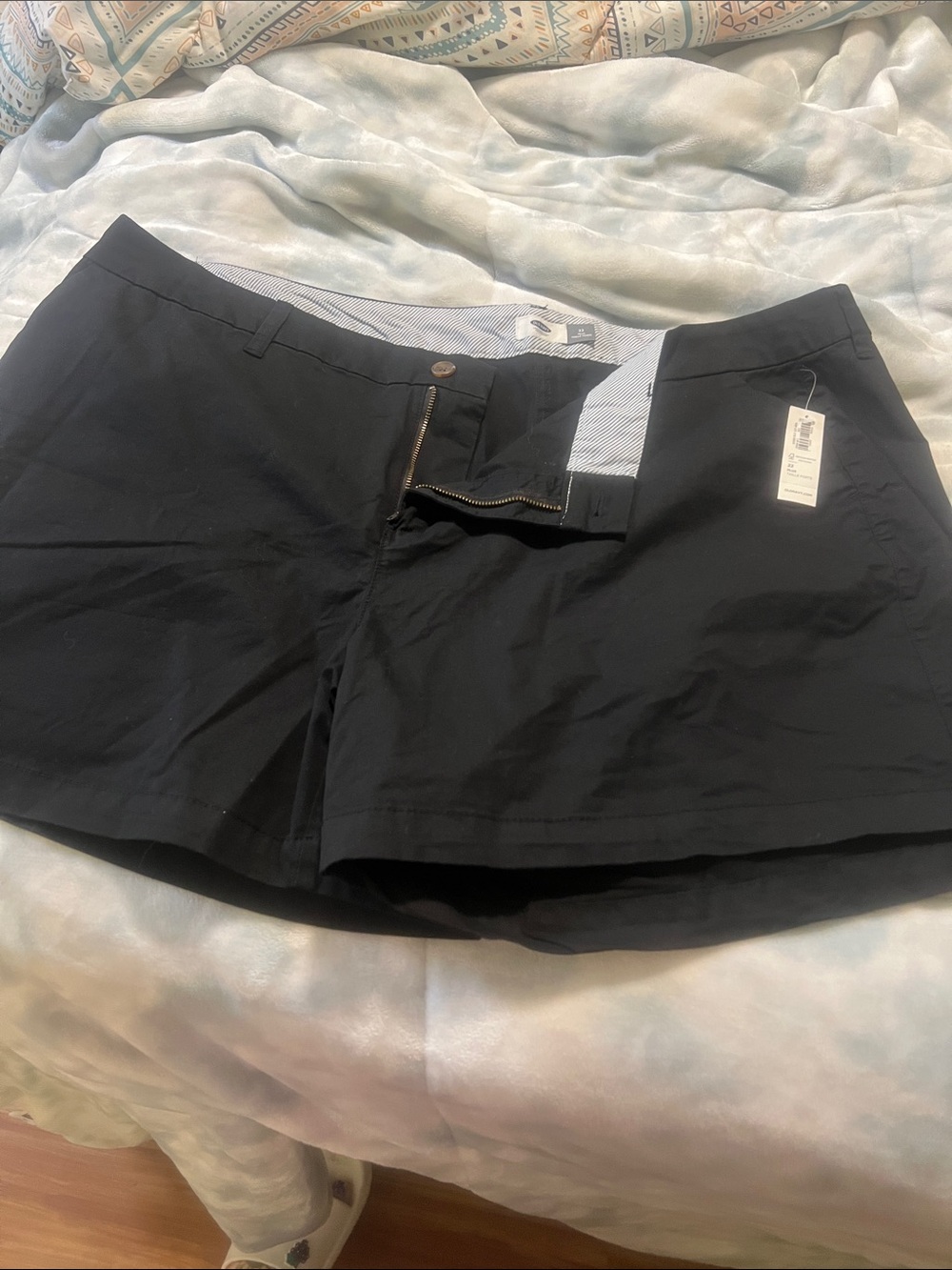 Old Navy Black Women's Bermuda Shorts